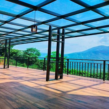 Karimb Resorts Vallikavungal Eksteriør billede